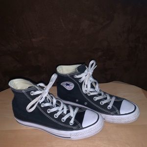 Black high top converse